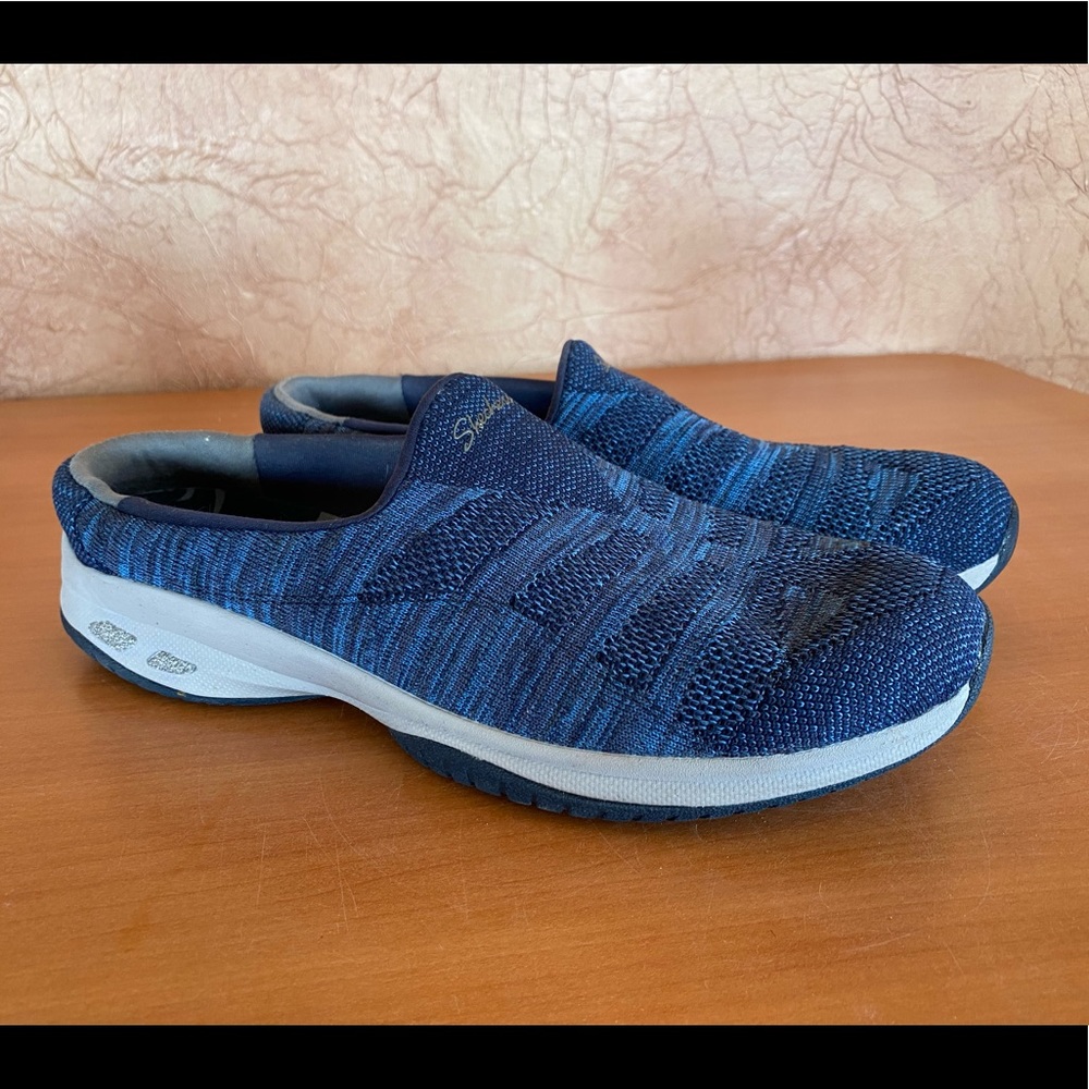 Skechers relaxed memory slip on comfort shoes 9.5